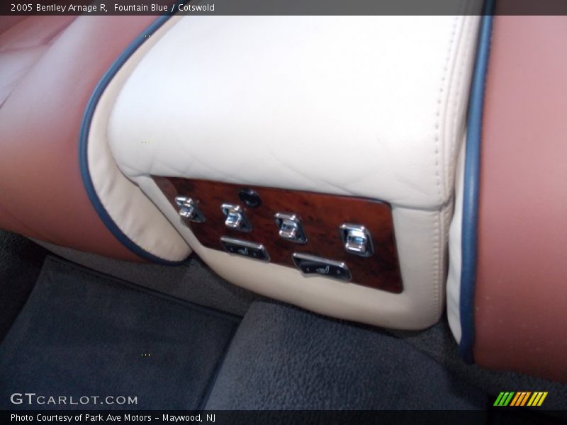 Fountain Blue / Cotswold 2005 Bentley Arnage R