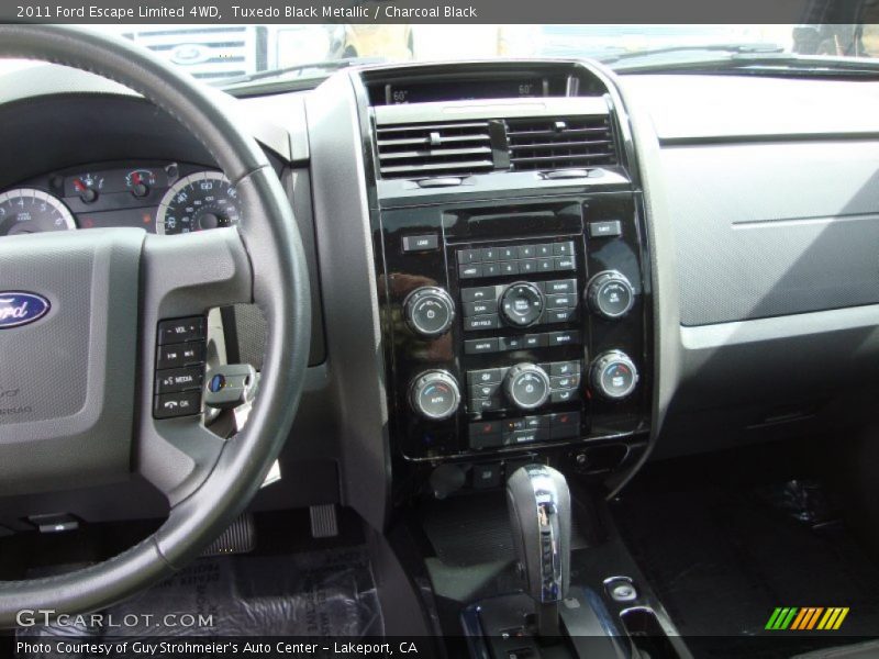 Tuxedo Black Metallic / Charcoal Black 2011 Ford Escape Limited 4WD