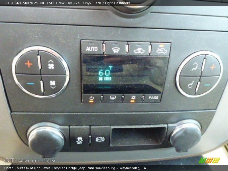 Onyx Black / Light Cashmere 2014 GMC Sierra 2500HD SLT Crew Cab 4x4