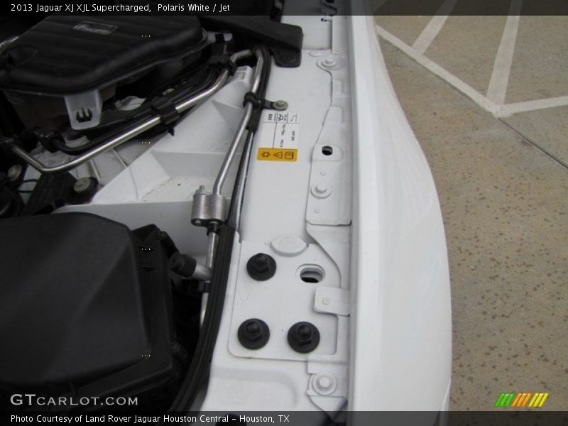 Polaris White / Jet 2013 Jaguar XJ XJL Supercharged