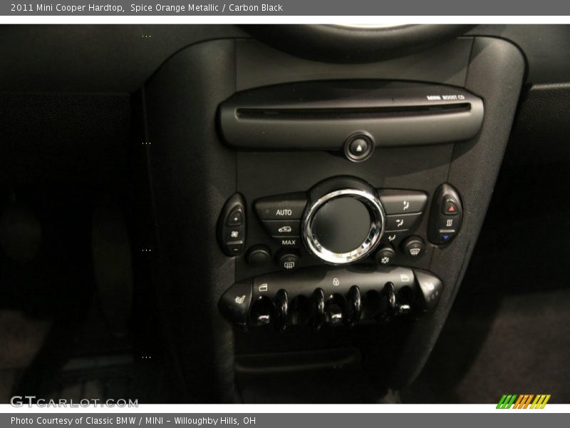 Controls of 2011 Cooper Hardtop