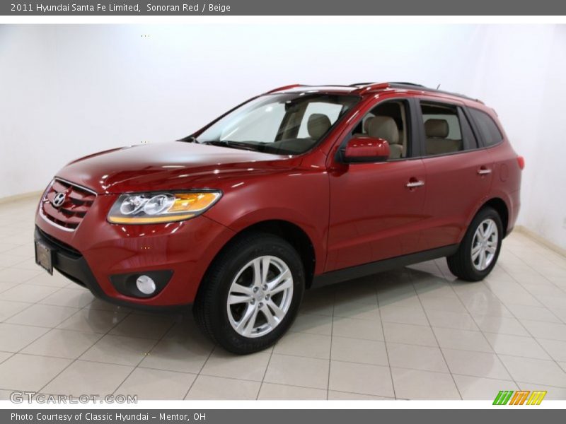 Front 3/4 View of 2011 Santa Fe Limited