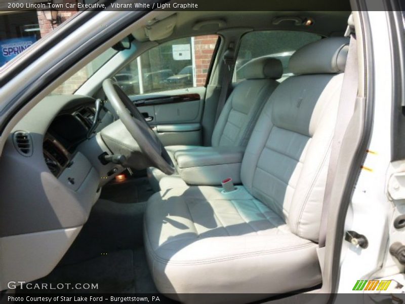 Vibrant White / Light Graphite 2000 Lincoln Town Car Executive