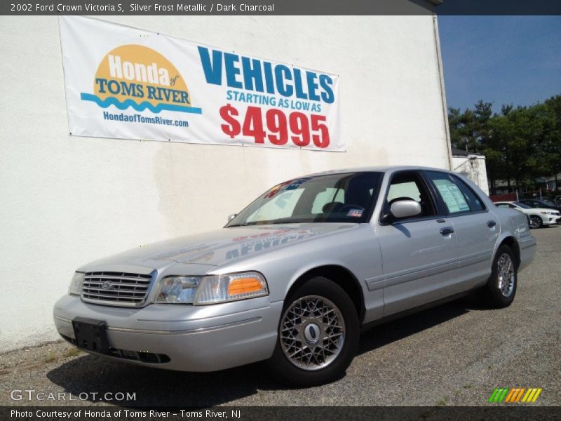 Silver Frost Metallic / Dark Charcoal 2002 Ford Crown Victoria S