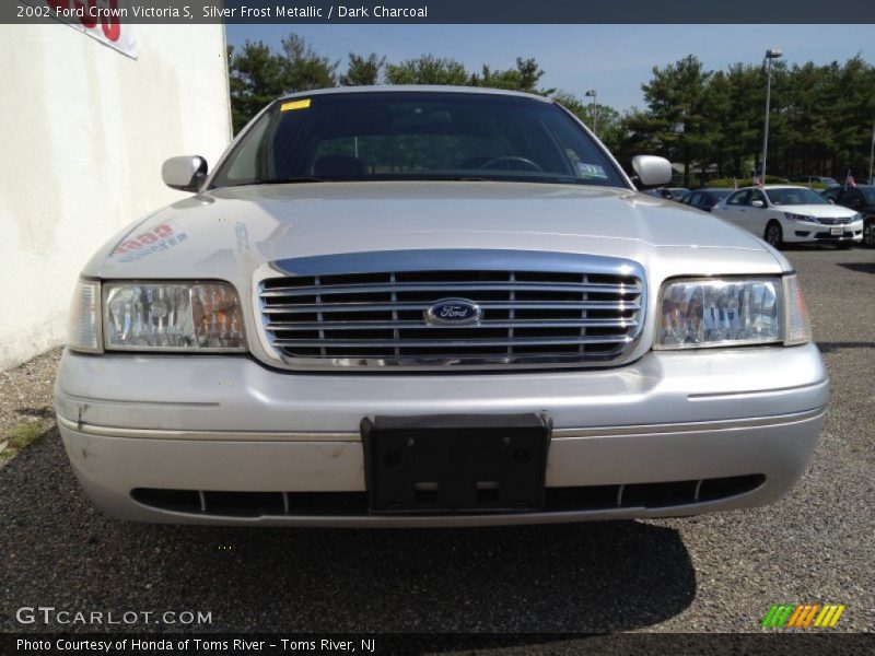 Silver Frost Metallic / Dark Charcoal 2002 Ford Crown Victoria S