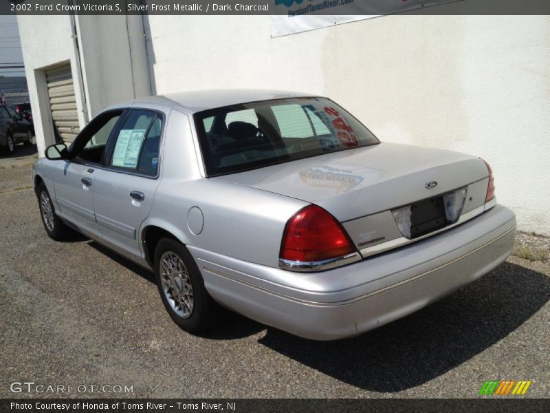 Silver Frost Metallic / Dark Charcoal 2002 Ford Crown Victoria S