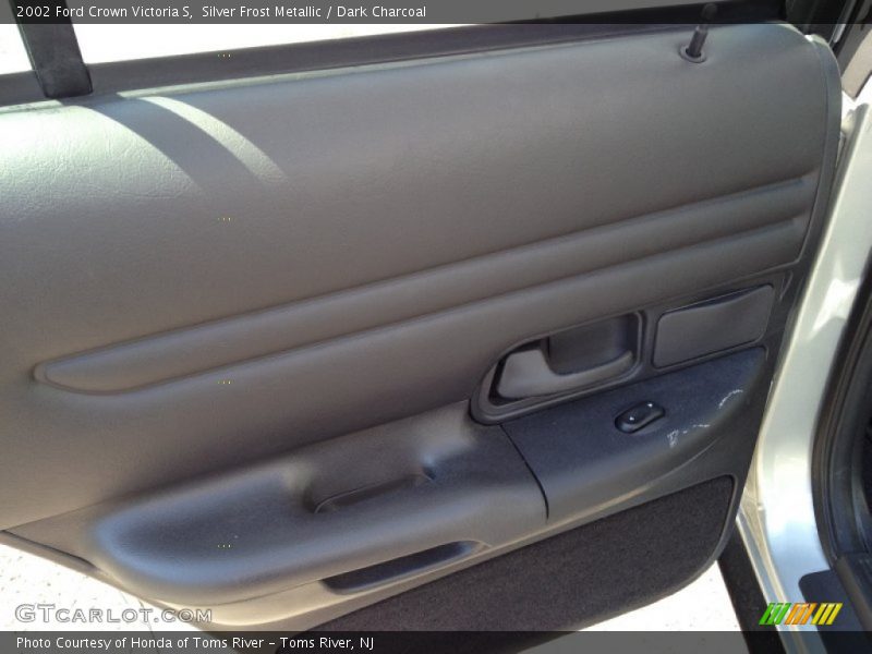Silver Frost Metallic / Dark Charcoal 2002 Ford Crown Victoria S