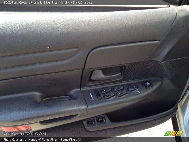 Silver Frost Metallic / Dark Charcoal 2002 Ford Crown Victoria S