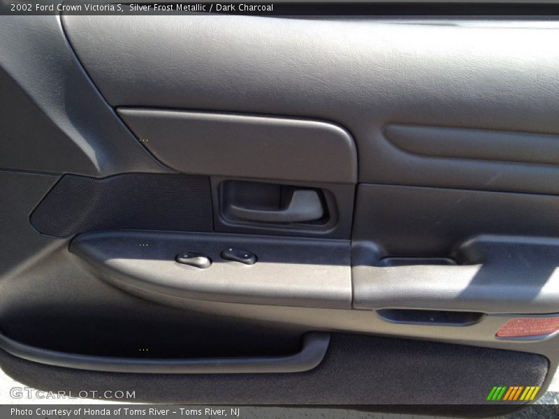 Silver Frost Metallic / Dark Charcoal 2002 Ford Crown Victoria S