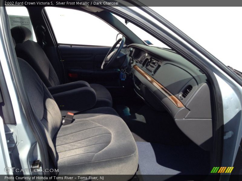 Silver Frost Metallic / Dark Charcoal 2002 Ford Crown Victoria S