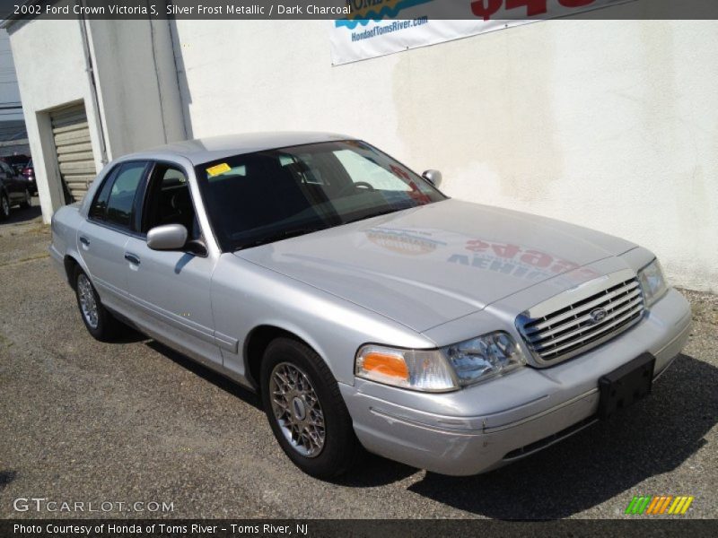 Silver Frost Metallic / Dark Charcoal 2002 Ford Crown Victoria S