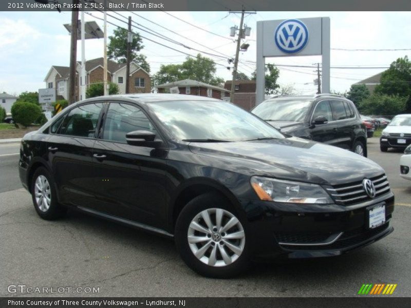 Black / Titan Black 2012 Volkswagen Passat 2.5L S