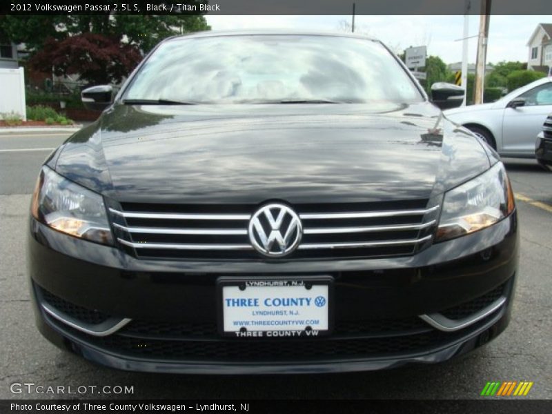 Black / Titan Black 2012 Volkswagen Passat 2.5L S