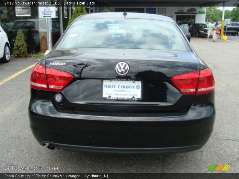 Black / Titan Black 2012 Volkswagen Passat 2.5L S