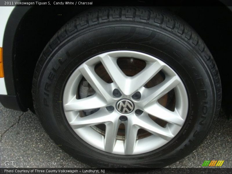 Candy White / Charcoal 2011 Volkswagen Tiguan S