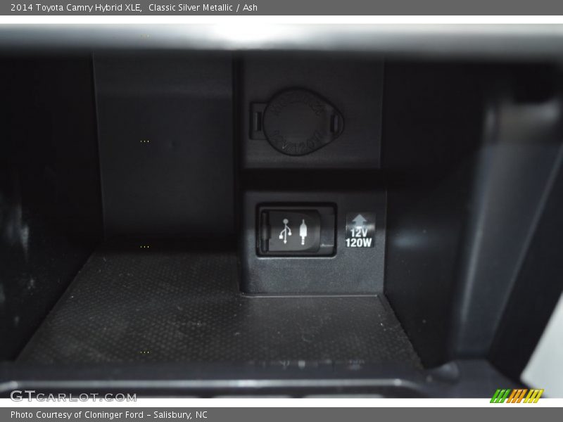 Classic Silver Metallic / Ash 2014 Toyota Camry Hybrid XLE