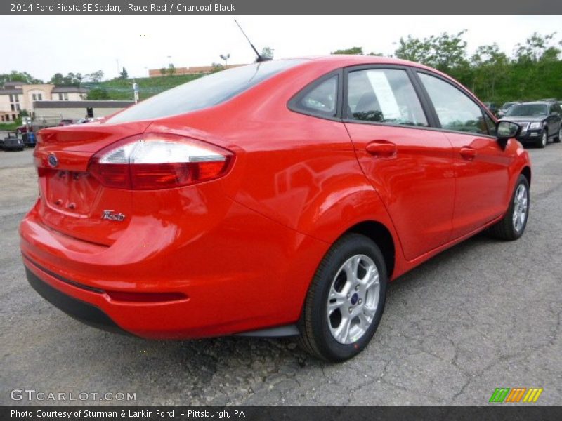 Race Red / Charcoal Black 2014 Ford Fiesta SE Sedan