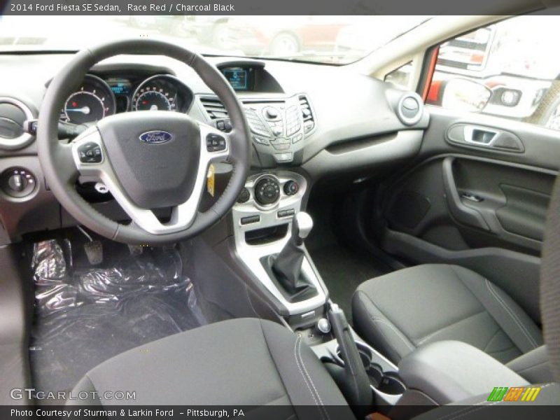 Race Red / Charcoal Black 2014 Ford Fiesta SE Sedan