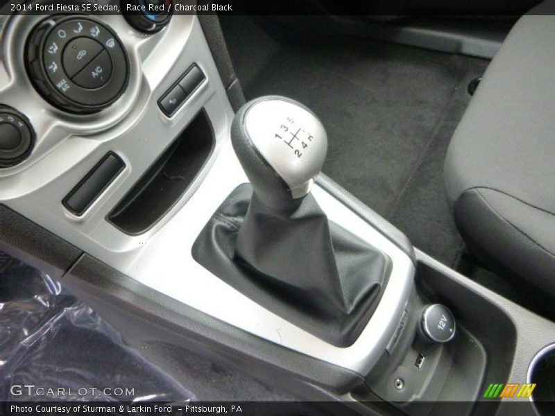 Race Red / Charcoal Black 2014 Ford Fiesta SE Sedan