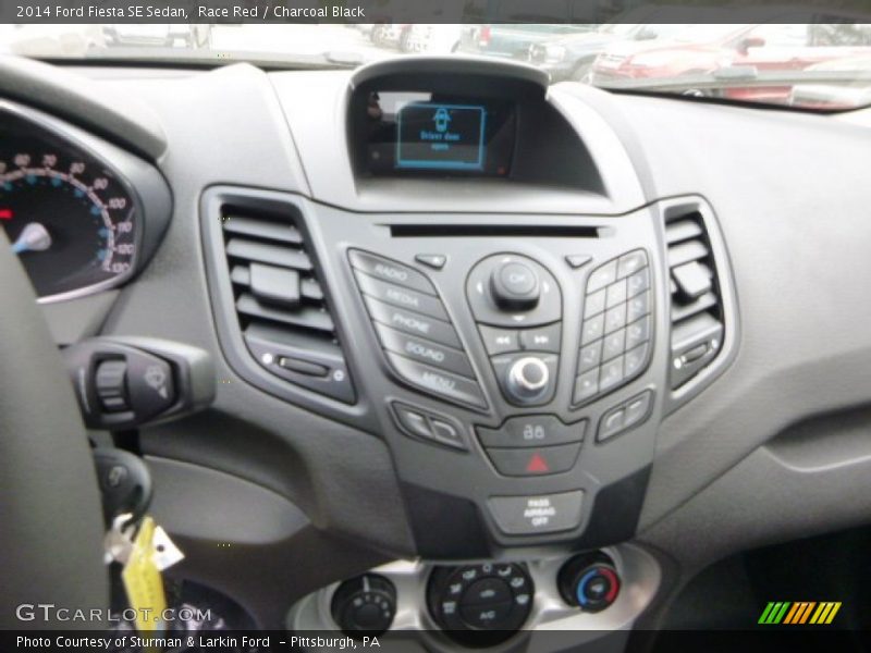 Race Red / Charcoal Black 2014 Ford Fiesta SE Sedan