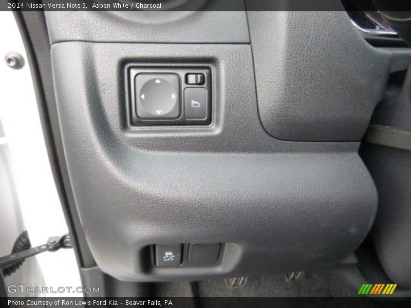 Aspen White / Charcoal 2014 Nissan Versa Note S