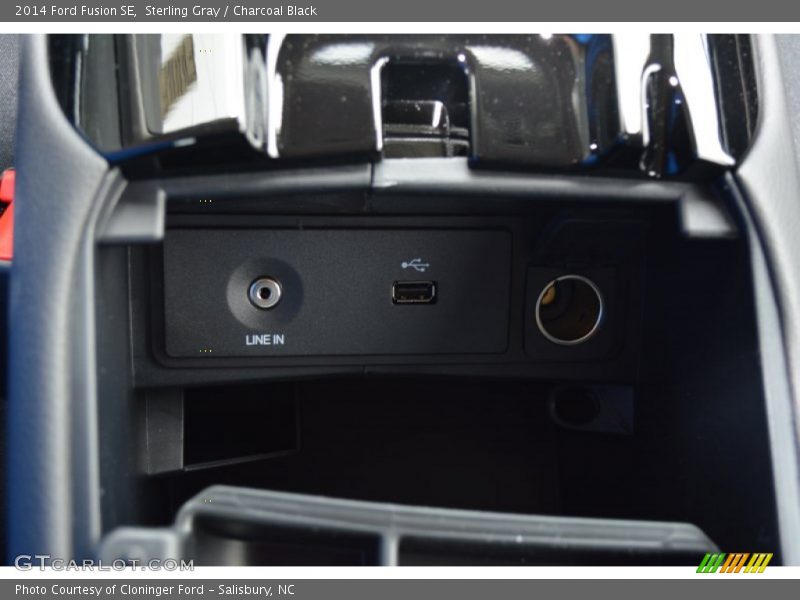 Sterling Gray / Charcoal Black 2014 Ford Fusion SE