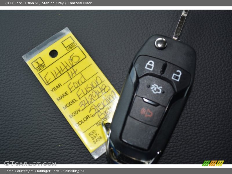 Sterling Gray / Charcoal Black 2014 Ford Fusion SE