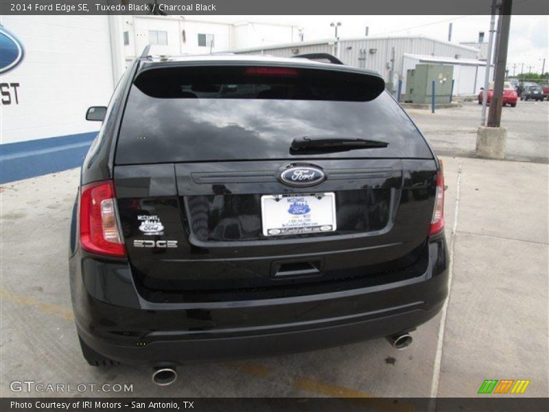 Tuxedo Black / Charcoal Black 2014 Ford Edge SE