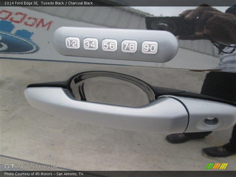 Tuxedo Black / Charcoal Black 2014 Ford Edge SE