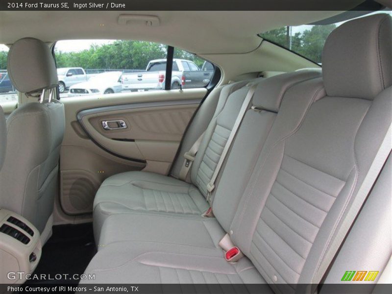 Ingot Silver / Dune 2014 Ford Taurus SE