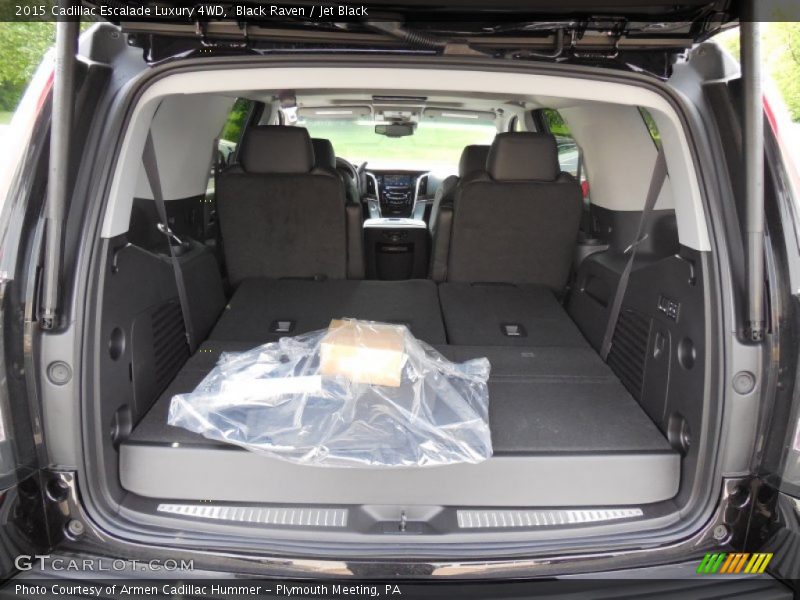  2015 Escalade Luxury 4WD Trunk