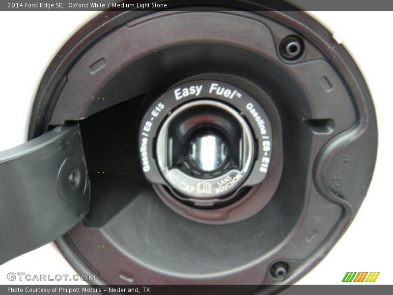 Oxford White / Medium Light Stone 2014 Ford Edge SE