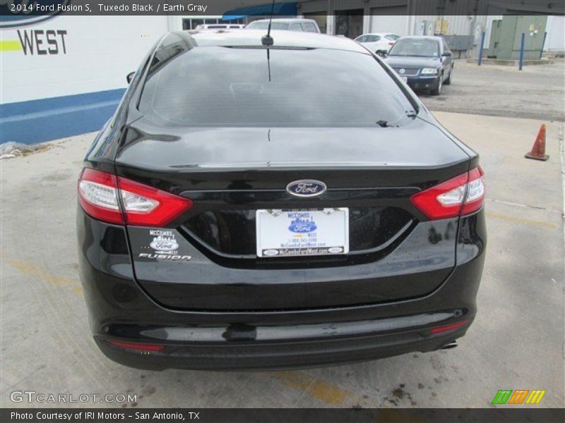 Tuxedo Black / Earth Gray 2014 Ford Fusion S