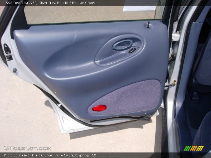 Silver Frost Metallic / Medium Graphite 1998 Ford Taurus SE