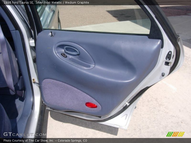 Silver Frost Metallic / Medium Graphite 1998 Ford Taurus SE