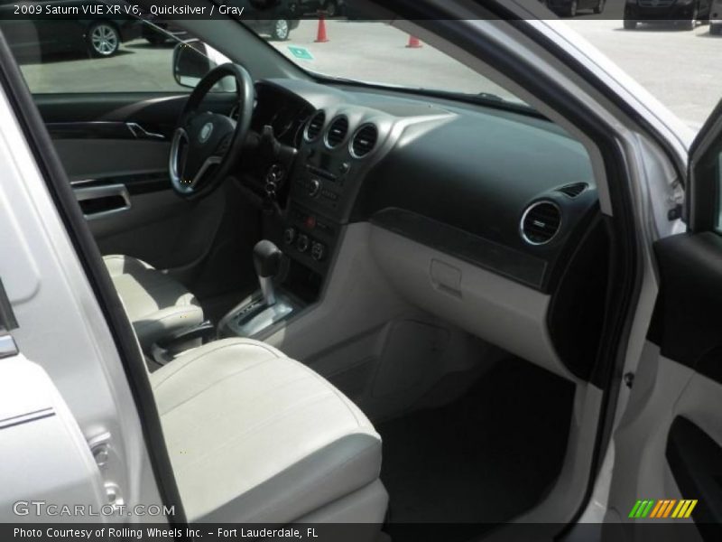 Quicksilver / Gray 2009 Saturn VUE XR V6