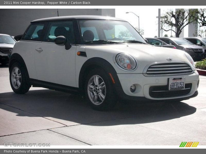 Pepper White / Carbon Black 2011 Mini Cooper Hardtop