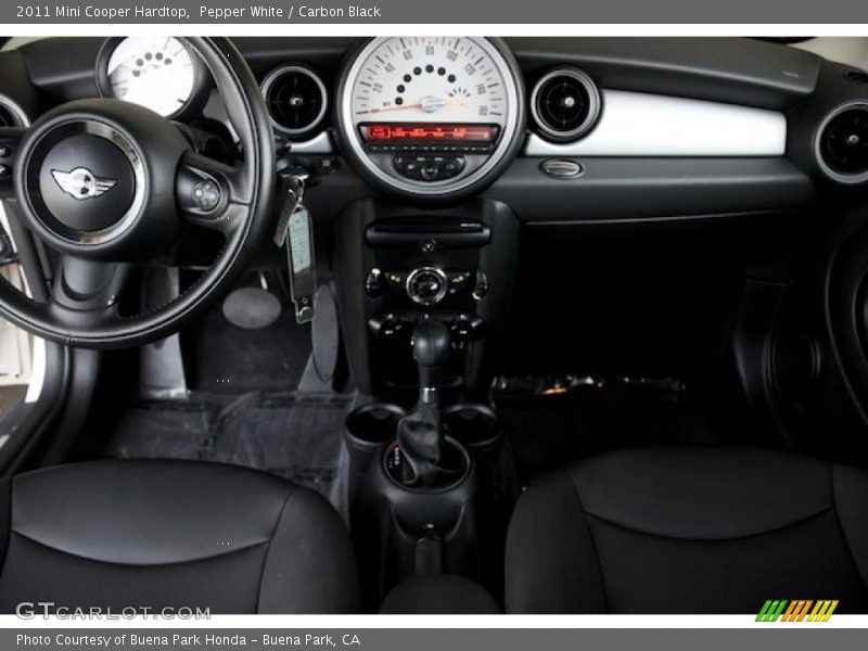 Pepper White / Carbon Black 2011 Mini Cooper Hardtop