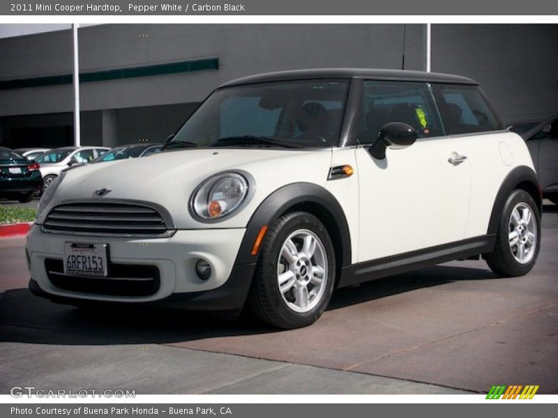 Pepper White / Carbon Black 2011 Mini Cooper Hardtop