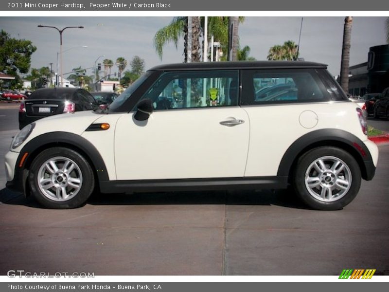Pepper White / Carbon Black 2011 Mini Cooper Hardtop