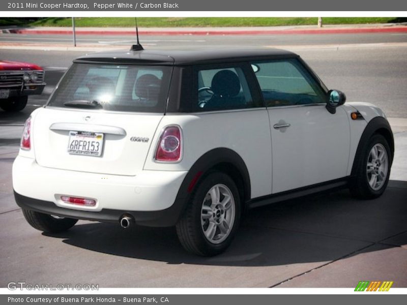 Pepper White / Carbon Black 2011 Mini Cooper Hardtop