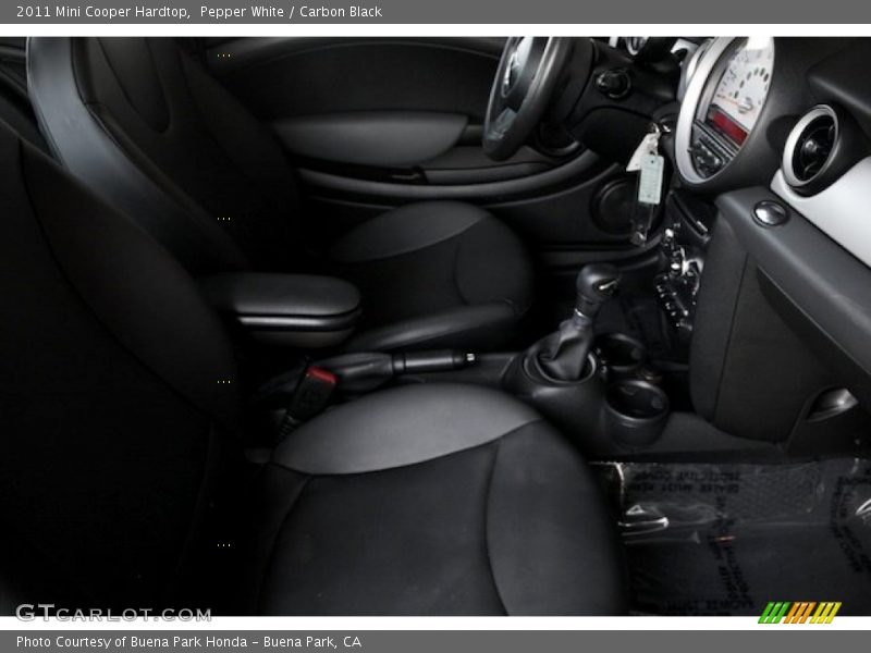 Pepper White / Carbon Black 2011 Mini Cooper Hardtop
