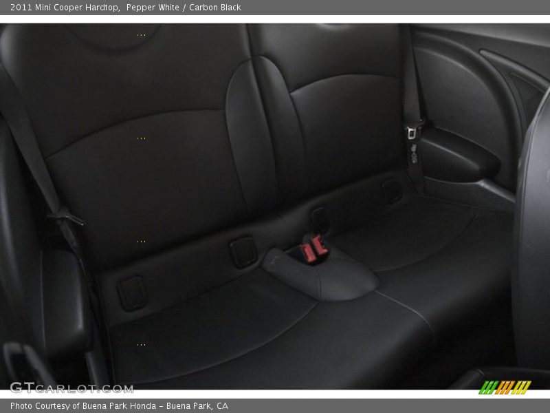 Pepper White / Carbon Black 2011 Mini Cooper Hardtop