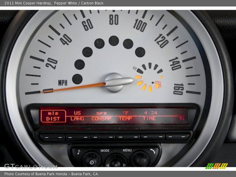 Pepper White / Carbon Black 2011 Mini Cooper Hardtop