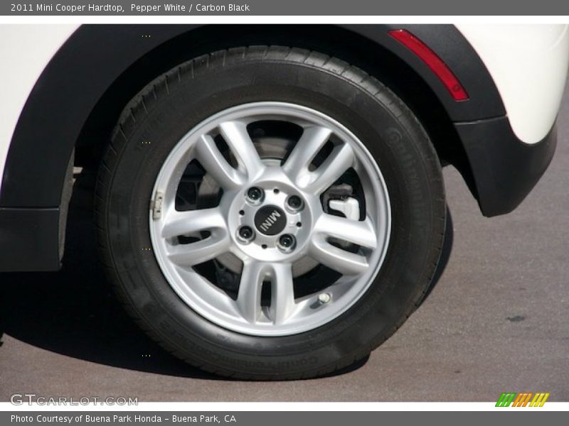Pepper White / Carbon Black 2011 Mini Cooper Hardtop