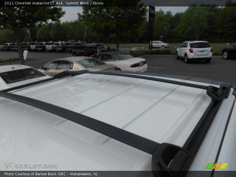 Summit White / Ebony 2011 Chevrolet Avalanche LT 4x4