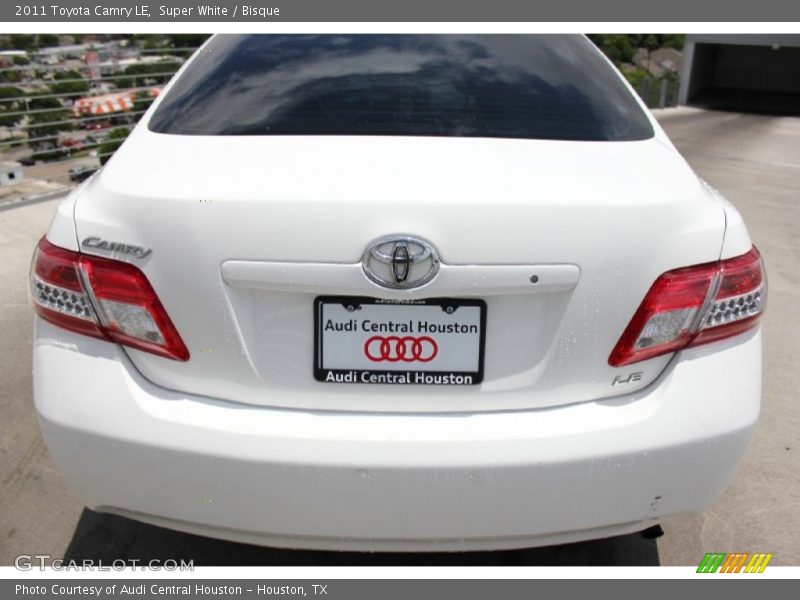 Super White / Bisque 2011 Toyota Camry LE