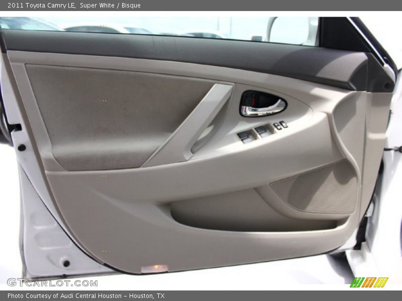 Super White / Bisque 2011 Toyota Camry LE