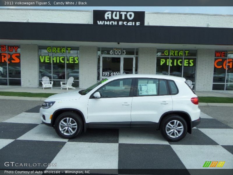 Candy White / Black 2013 Volkswagen Tiguan S