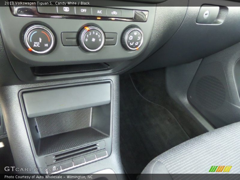 Candy White / Black 2013 Volkswagen Tiguan S